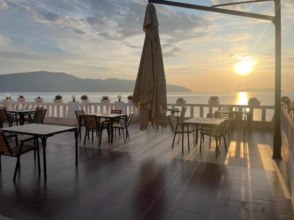 Sea View Apartments Vlore Ngoại thất bức ảnh